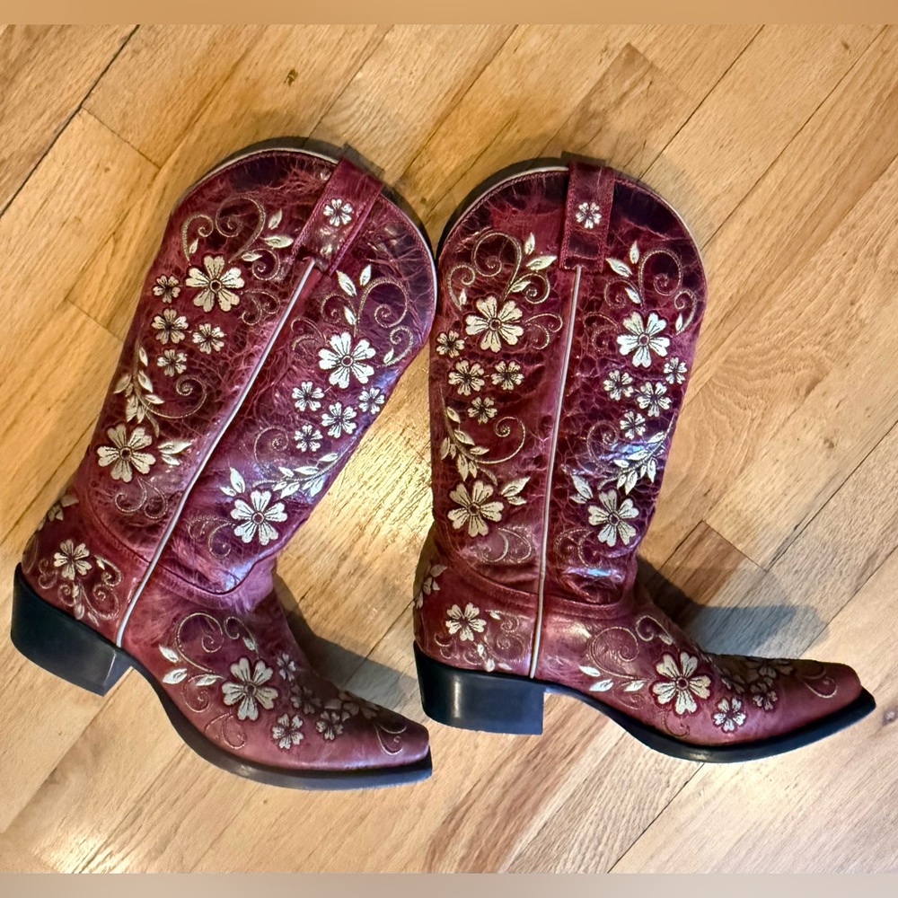 Shyanne Leather Red ish/Rosey Floral Embroidered Cowgirl Heeled Boots - Picture 3 of 12